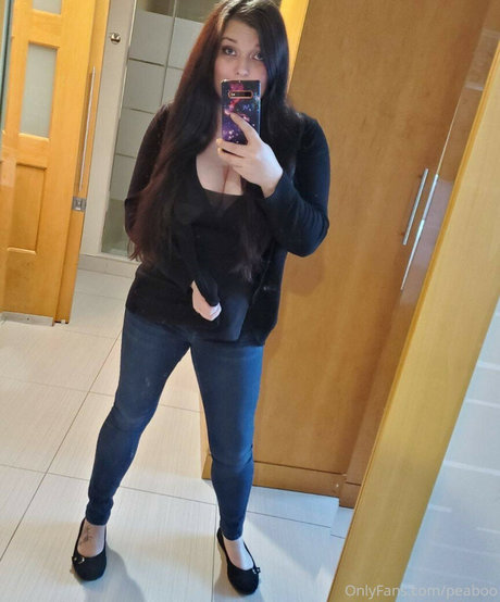 peavip Nackt auf OnlyFans Leaks