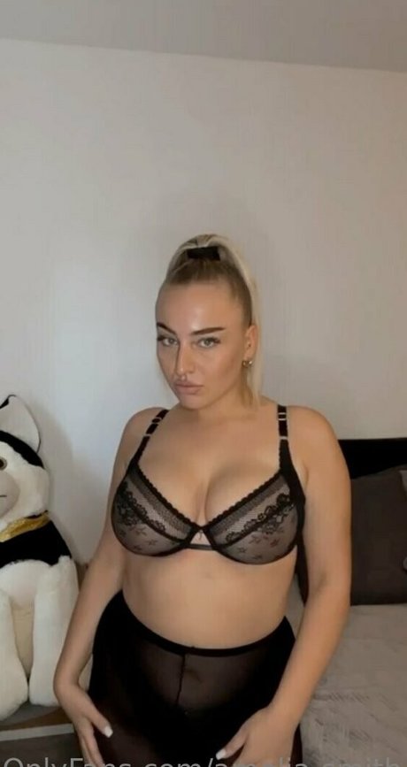 amelia smith OnlyFans Bilder