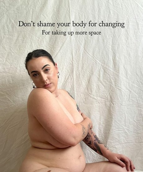 Isabella Davis OnlyFans Inhalte