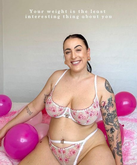 Isabella Davis Kostenloses OnlyFans