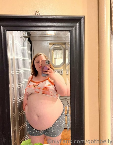 gothbelly Nacktbilder OnlyFans