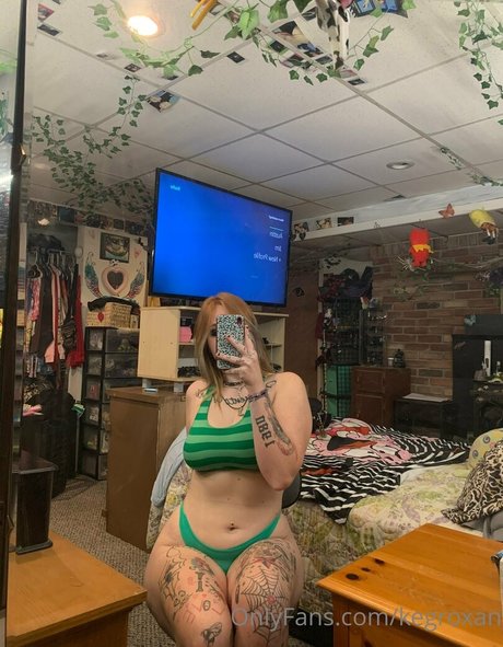 kegroxan OnlyFans geleakte Brüste