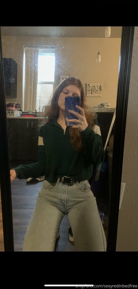 sexyredinbedfree Nacktbilder auf OnlyFans