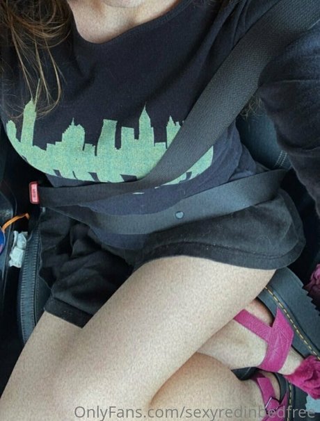 sexyredinbedfree OnlyFans kostenlos