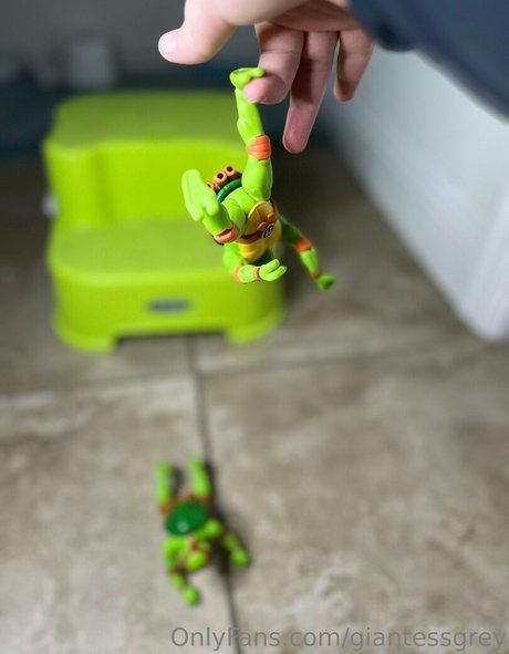 giantessgrey OnlyFans Fotos