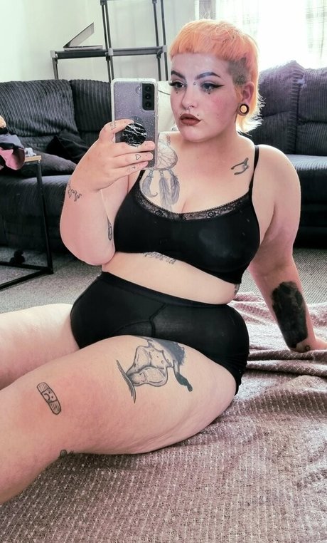 little m0th NurlyFans-Pornos