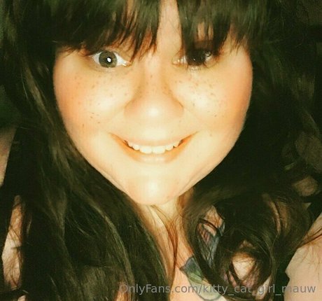 kitty cat girl mauw OnlyFans Inhalte