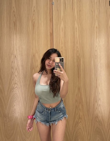 Cerisey OnlyFans Gratis-Inhalte