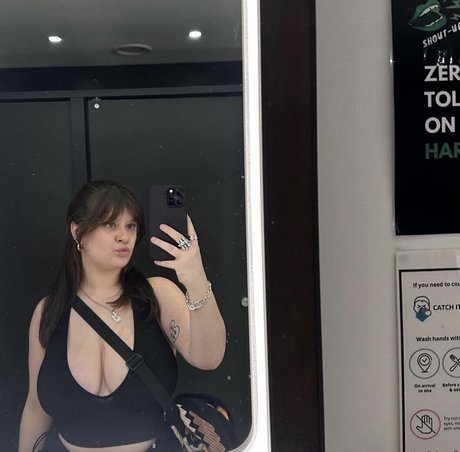 Charlotte A OnlyFans Leak