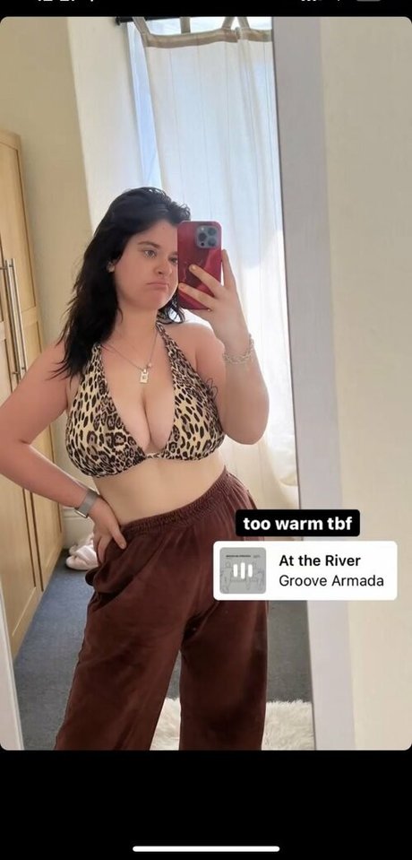 Charlotte A OnlyFans Brüste Bild