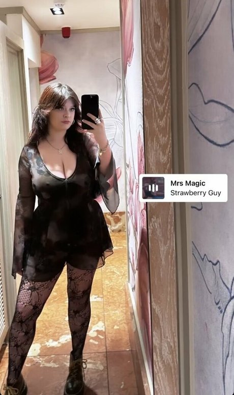 Charlotte A Nacktbilder-Leaks von OnlyFans