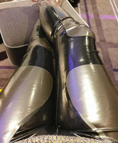 neonlatex Nacktbilder OnlyFans