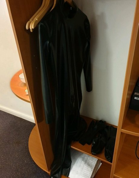 neonlatex OnlyFans-Komplettinhalte