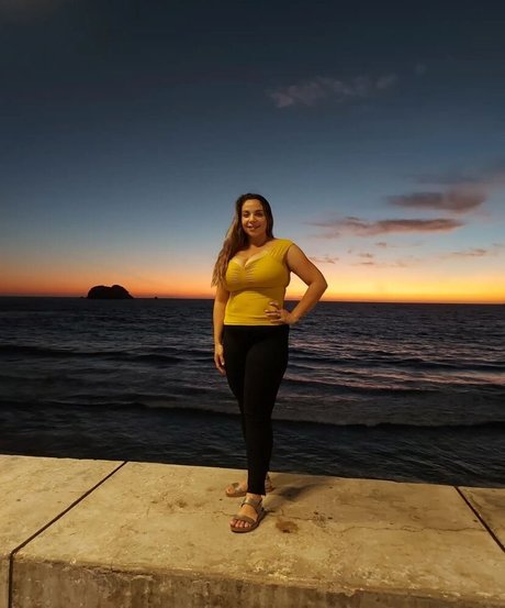 Lucero Füße OnlyFans