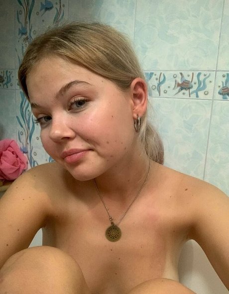 elinakitty OnlyFans-Leaks