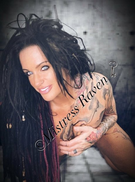 immistressraven OnlyFans Fotos