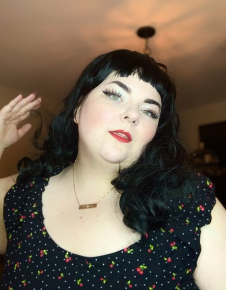 maisonfoxqueen OnlyFans geleakt.