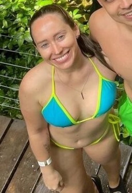 sabrinahnl OnlyFans Leaked