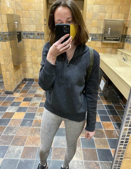 celesteschmeckle OnlyFans schlank