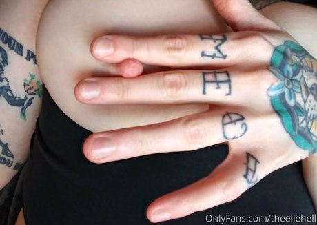 theellehell OnlyFans XXX