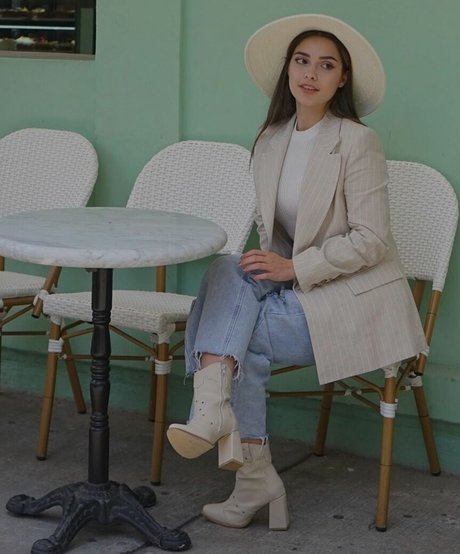 Andrea Pages OnlyFans Arsch Leak