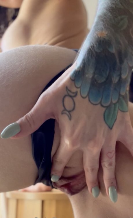 Thata OnlyFans Model Bilder