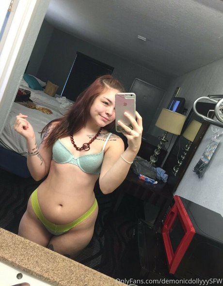 demonicdollyyysfw OnlyFans Inhalte