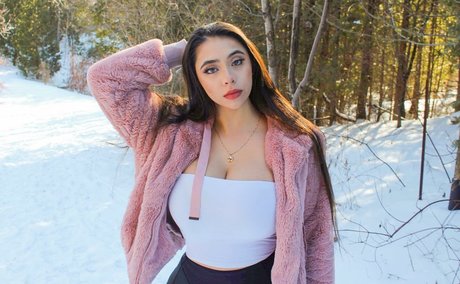 Reema Rochelle OnlyFans Lesbisch