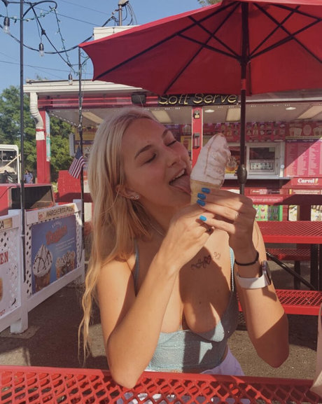 Hailey D Heiße OnlyFans Inhalte