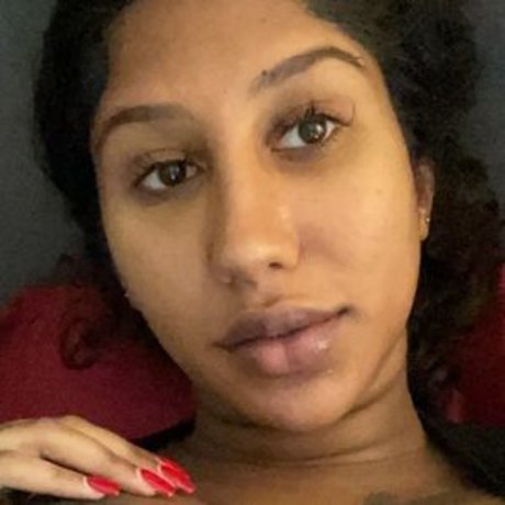 SannaTwinkle Leaks von Nacktbildern auf OnlyFans