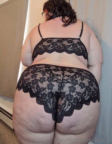 iklutzy Nacktbilder-Leaks von OnlyFans