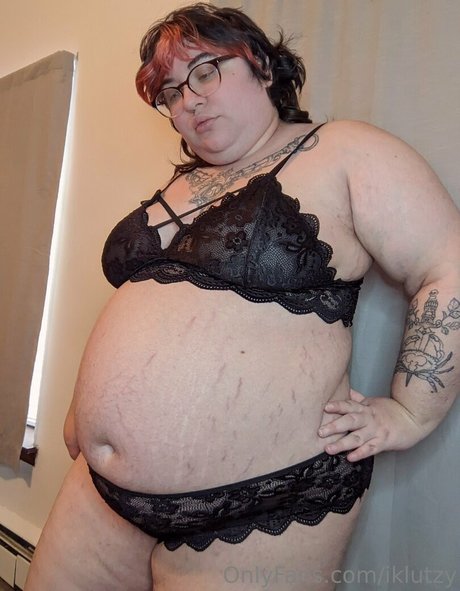 iklutzy OnlyFans-Leaks