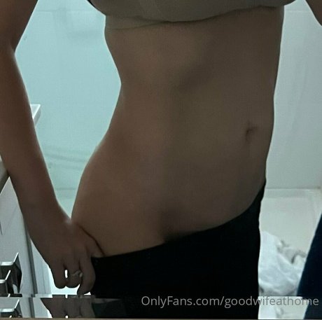 goodwifeathome Nacktbilder geleakt OnlyFans