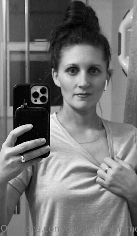 goodwifeathome Heiße OnlyFans Inhalte