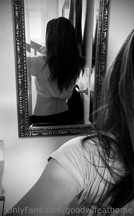 goodwifeathome Leaks von OnlyFans