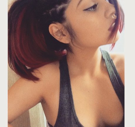 Yvette Monreal OnlyFans schlank