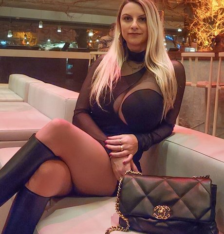 Eveline Do OnlyFans geleakte Brüste