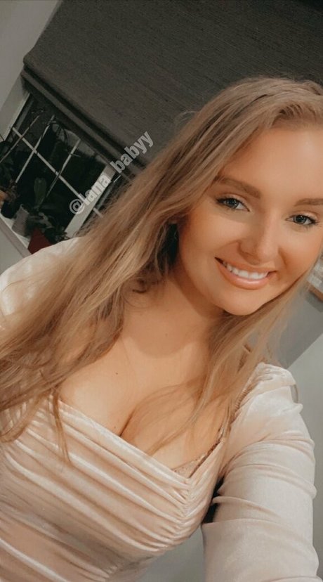 lana babyy OnlyFans Fotos