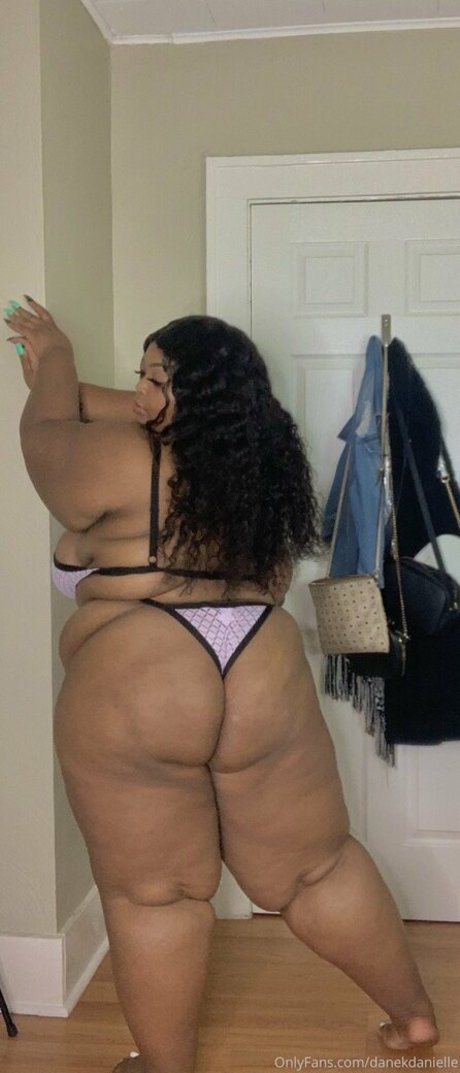 danekdanielle OnlyFans nackte Brüste