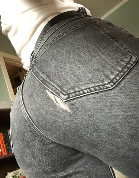 uadwapmwc OnlyFans Sextape