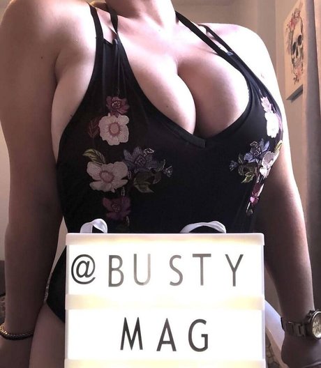 Busty Magazine Nacktbilder OnlyFans Geleakt
