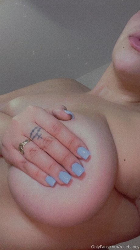 Rosebabey OnlyFans-Leaks