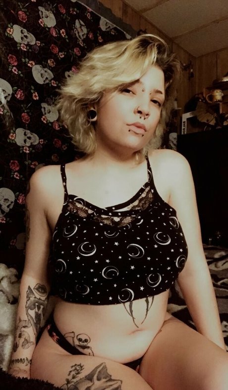 lilbaphomet OnlyFans geleakte Brüste