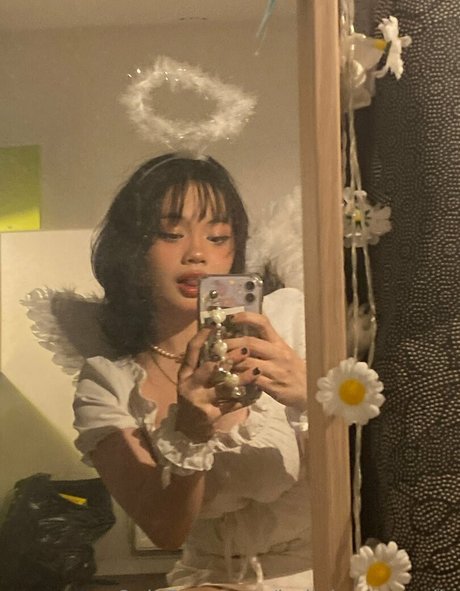 iadivinecomedie OnlyFans Mega