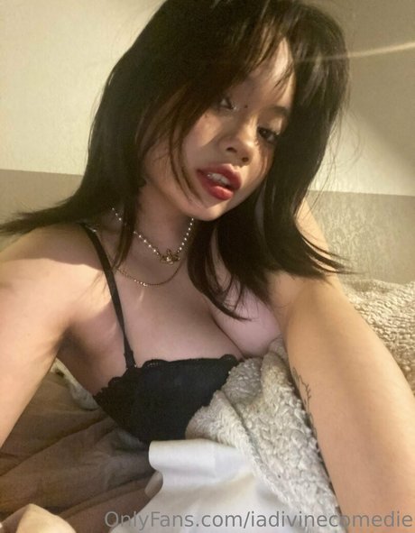 iadivinecomedie Nacktbilder geleakt OnlyFans Aufgedeckt