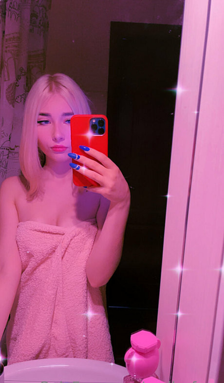 amily foxx OnlyFans schlank