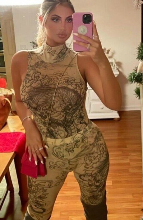 Patricia Pearl Nacktpornos auf OnlyFans