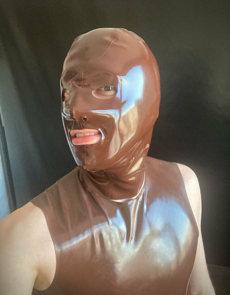 rubberskaterboy Nacktbilder von OnlyFans