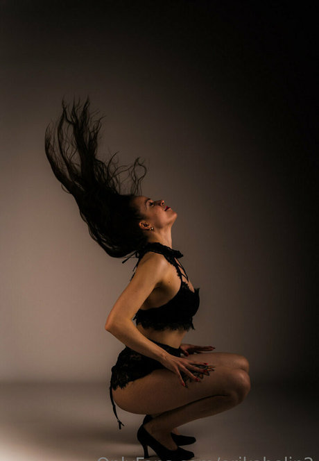 erikahelin2 OnlyFans Striptease