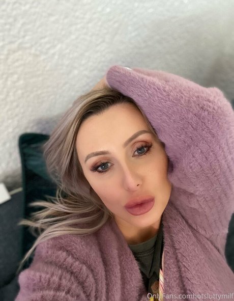 hotsluttymilf OnlyFans Pornografie